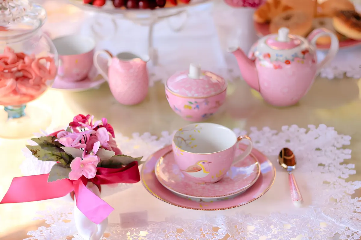 How to Host an Afternoon Tea at Home: A Timing and Prep Checklist for 6 Guests