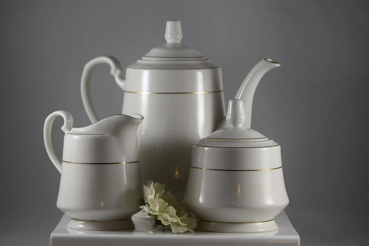 Teacup Styles Compared: Gaiwan, Yixing Cup, Western Mug, and Tulip Cup